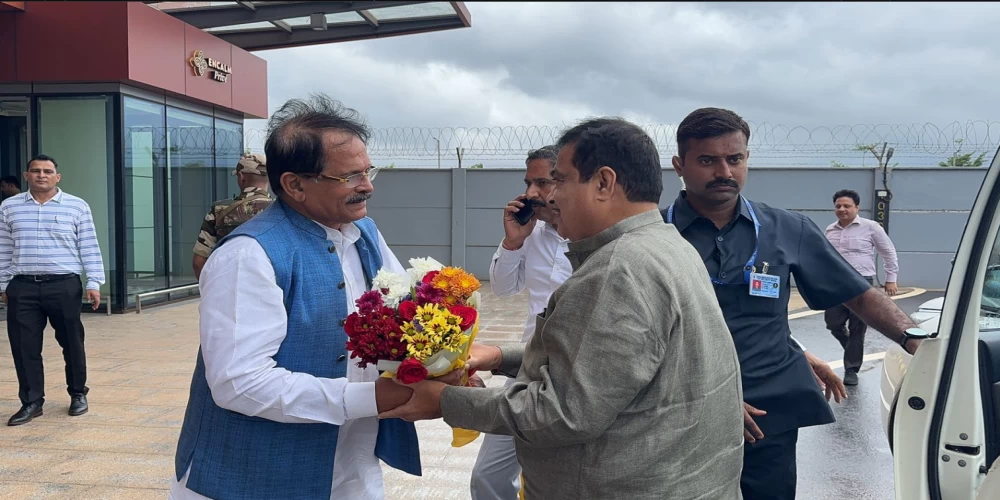 Nitin Gadkari dedicates to the nation 6-lane access-controlled 7 km road project on NH-166S in Goa Nitin Gadkari dedicates to the nation 6-lane access-controlled 7 km road project on NH-166S in Goa